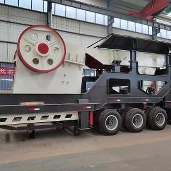 Mobile jaw crushing plant